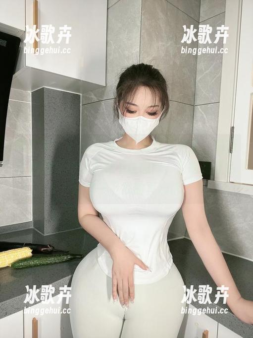 微密圈 - 120斤的小王同学又来了，最新红色蝴蝶结让人忍不住想问，为啥是红色？分享一下我的真心话。