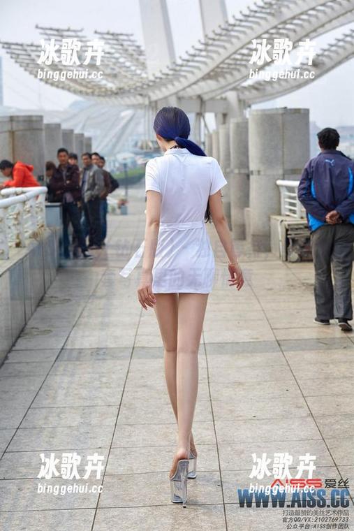 AISS爱丝(钻石版) - 独自等待，索菲全套写真里的无聊情意