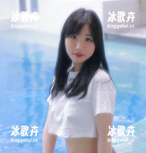 Addielyn(에디린)穿的牛仔裤，原图摆在那里，路过的我不能不看！