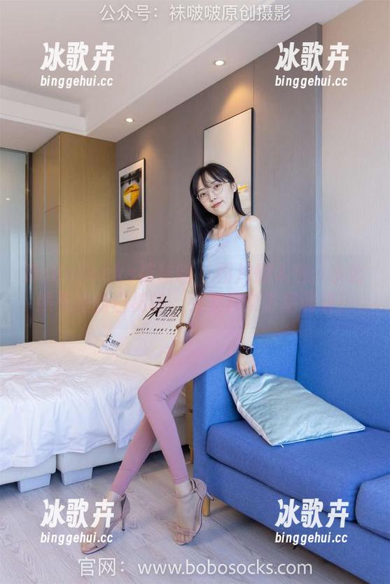 BoBoSocks袜啵啵 - 图片懒人包：小奶熊和她的白棉袜，引发日常市场调研！