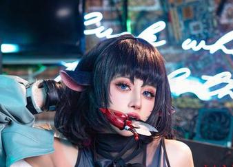Byoru拍的旅拍，真希望我也能搂着cos服“假装”在海边。