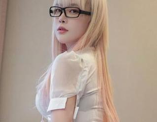 Dami(퀸다미)的新cos化身，白裙的另一面，你想象不到的样子！