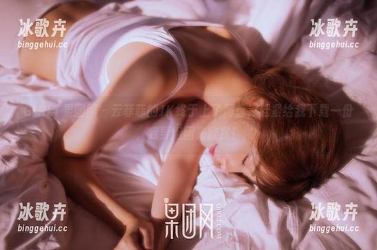 GIRLT果团网 - 云菲菲的JK终于上了网盘，赶紧给我下载一份，我要组团来欣赏！