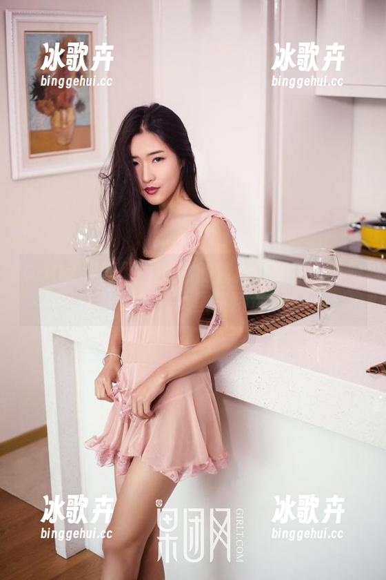 GIRLT果团网 - 片刻的纯真与犀利：莫雅琪的少女图集精选