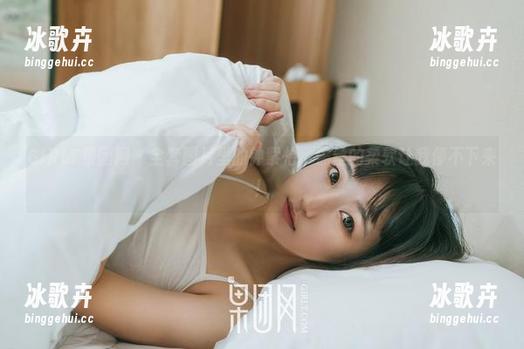 GIRLT果团网 - 全套图片里的钟紫怡，黑丝的柔软让我停不下来！