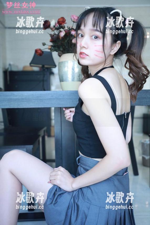 MSLASS梦丝女神 - 林嘉的课堂上：网盘里的‘舞蹈丝袜’丛林法则。