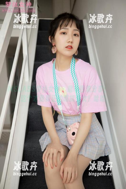 MSLASS梦丝女神 - 超市图集分享：玥玥这个才是真正的吃货少女！哈哈