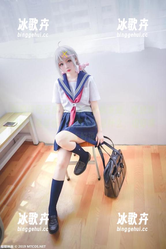 制服搭配死库水，清纯学妹系列，喵糖映画的写真壁纸，让我想说点什么，但好像不太好说...