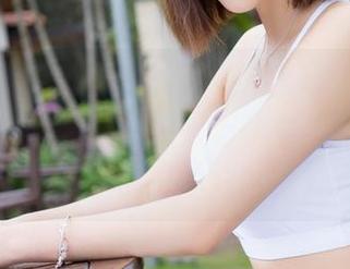 MiStar魅妍社 – 最新写真上线，大白兔emma的套装让我突然有了穿搭的灵感，想要朝着兔王的方向努力。
