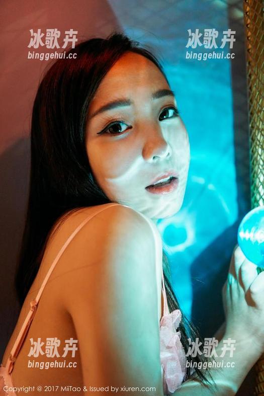 MiiTao蜜桃社 - 李宝宝的连衣裙作品集，这下又多了个理由下载吧