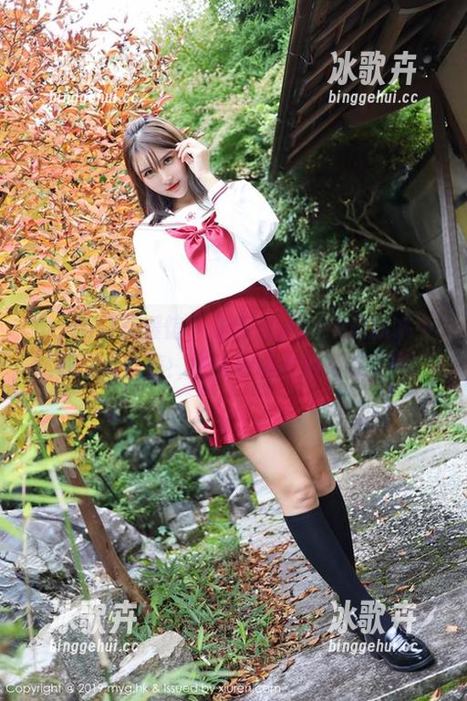 MyGirl美媛馆 - 王馨瑶yanni最新水手服写真合集：光影与线条的搞怪舞蹈