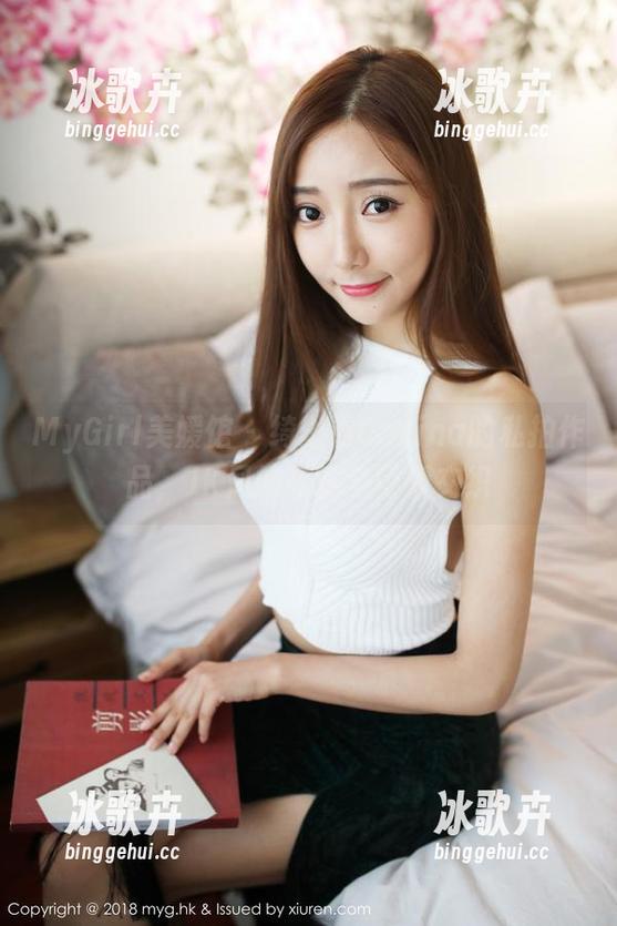 MyGirl美媛馆 - 绮里嘉Carina的私拍作品，JK风的叛逆与可爱交织