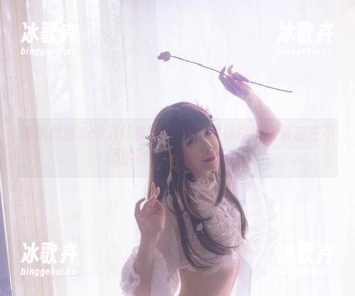 谁能想到Sakiiii翎柒的JK写真竟能带我游走在不同的时空？更新来啦！