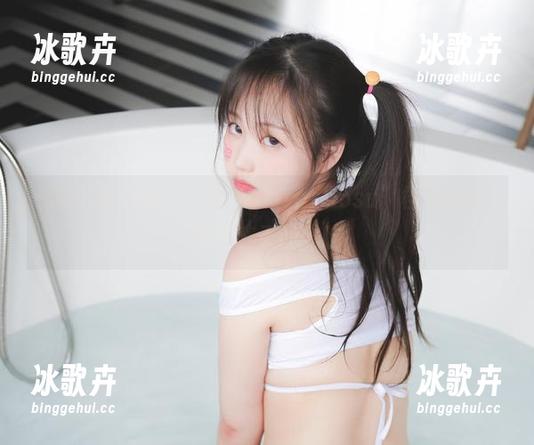 一键下载Sia(시아)的“Paranhosu”樱花图包，体会春天的变脸