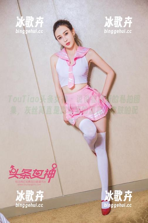 TouTiao头条女神 - 说说崔昭妍的私拍图集，灰丝简直是游戏里的道具，皮肤的配件？