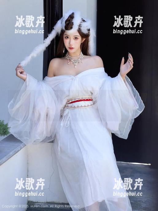 Xiuren秀人网 - Angela小热巴的制服套图，看着看着我就在想，衣服真好看！