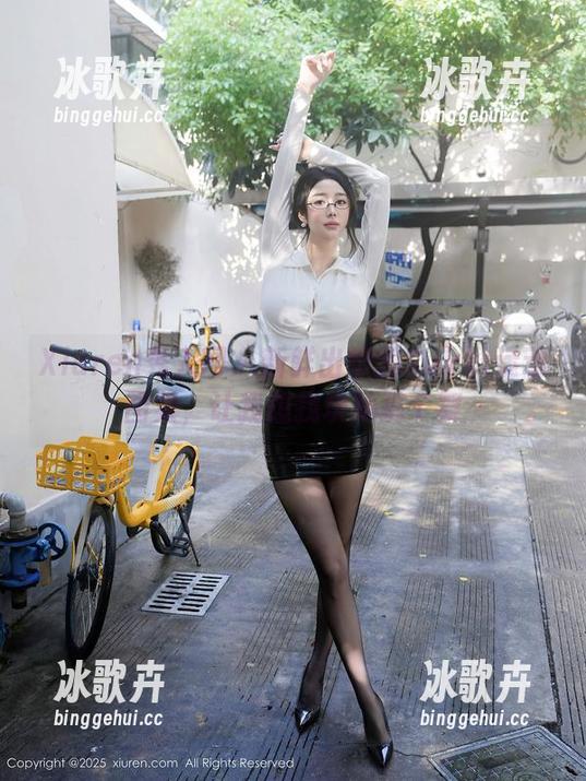 Xiuren秀人网 - 新鲜出炉的Sukki运动图集,让我想找块地跳个舞 Xiuren秀人网 - 新鲜出炉的Sukki运动图集,让我想找块地跳个舞