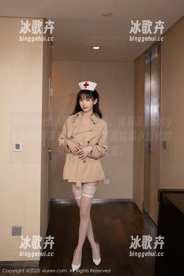 Xiuren秀人网 - 略尴尬,徐莉芝Booty的校服写真翻出来了,资源就像小时候的书本,回味无穷。 Xiuren秀人网 - 略尴尬,徐莉芝Booty的校服写真翻出来了,资源就像小时候的书本,回味无穷。
