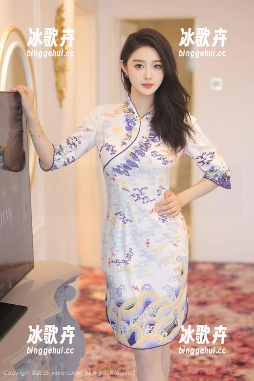 Xiuren秀人网 - 林文文yooki的夏日正好，下载写真后记得多喝水哦！