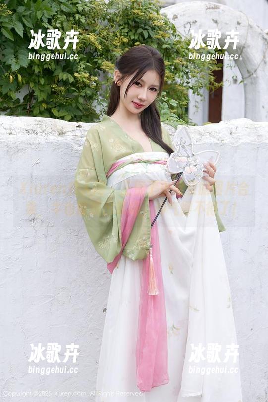 Xiuren秀人网 - 王俪丁小宝贝的图片合集，牛也能跳出草场，帅气得不得了！