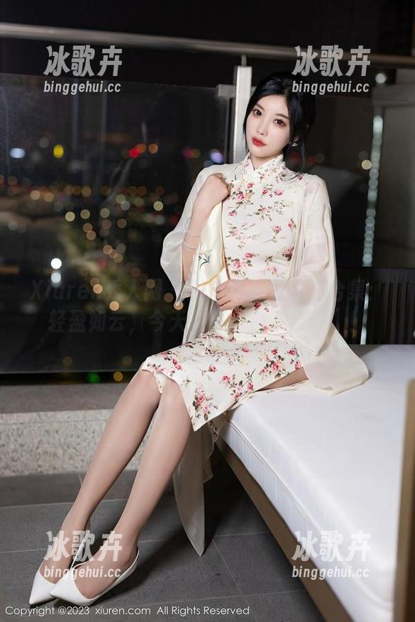 Xiuren秀人网 - 谢小葱白色写真合集：轻盈如云，今天变身“白衣天使”！