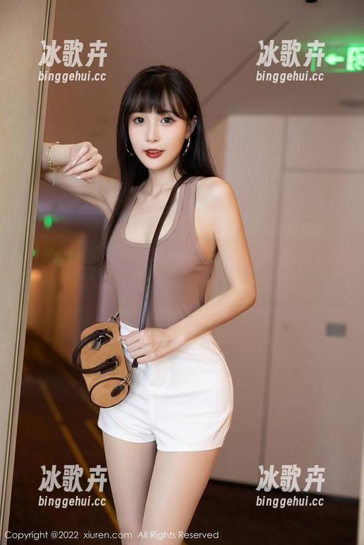 Xiuren秀人网 - 修女也爱自拍，陈茜妮zoe的资源写真集让你忍俊不禁！