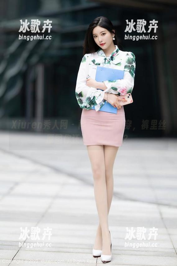 Xiuren秀人网 - 雨夕cy都敢穿，裤里丝原图你还不来瞧一瞧？