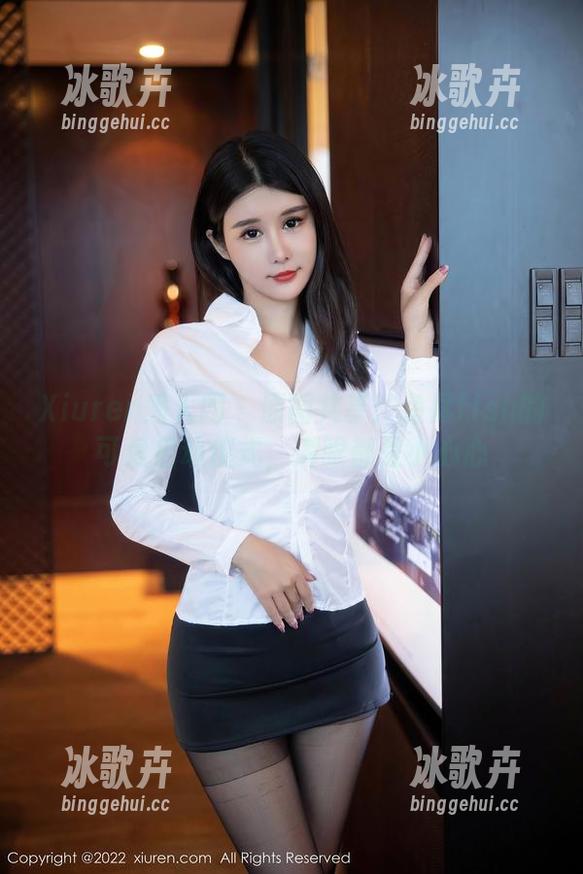 Xiuren秀人网 - 原图共享：鱼尾fish的可爱启动仪式，满眼都是小心心