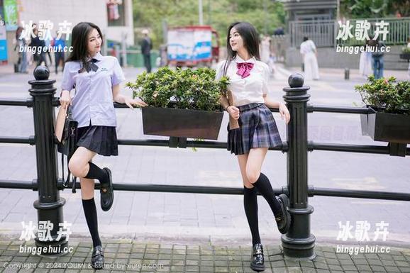YouMi尤蜜荟 - 周思乔的黑丝，就问你有没有原图留情！