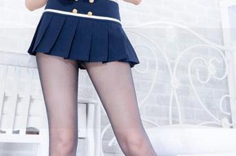 beautyleg – Flora是个清纯大使！分享她那套图的新鲜冒险，让人似乎闻到了花香。