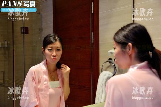 pans - 李沫的夏日写真就像一把扇子，下载后吹走你的无聊时间！