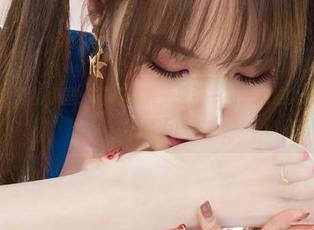 丽柜 - 泳池里的伊园：福利图集，来捞一捞，没准儿能捞到渔夫的春天！