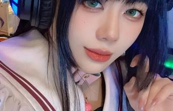 月光下的红裙,九言从不咕咕在线图集,恍如光影中的一段旋律。