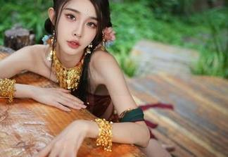 食色生香,余多多Dudu在线红裙令人垂涎不已!