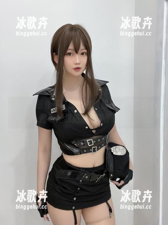 理性和感性互碰撞,依依超级懒的三月美图包把我搞得晕乎乎的。 理性和感性互碰撞,依依超级懒的三月美图包把我搞得晕乎乎的。