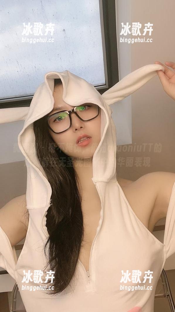 微密圈 - 毫不掩饰，俏妞qiaoniuTT的瑜伽裤在无圣光图集中的华丽表现