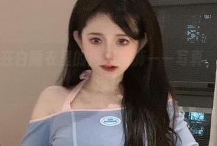 倦倦喵在白睡衣里的掏心掏肺——写真，画外音流转