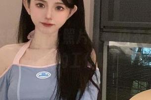 倦倦喵来啦，最新照片集：内衣秀场也是心累的工作呀！