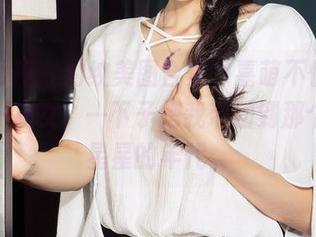 克拉女神 – 豹纹美图合集，嘉萌不愧是我们的小魔女，一下子把我带回到那个追逐星星的年代。