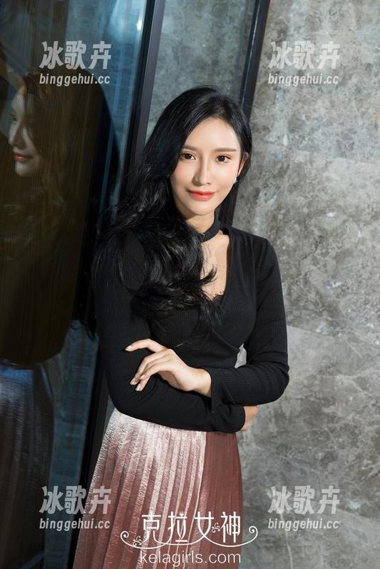克拉女神 - 教室也疯狂，盈盈的写真没人能顶得住！原图会不会让你怀疑人生？