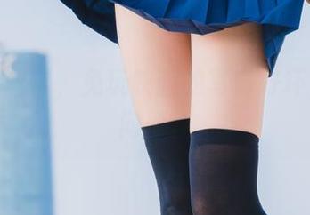 短裙红丝带，兔玩映画的写真好坏，是个问题。