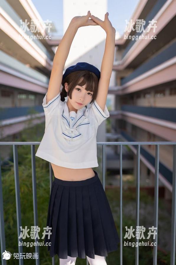找个时间好好看“兔玩映画”的制服裸腿，毕竟总要些新鲜口味嘛