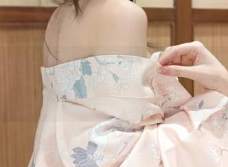 发条少女yoki的海边作品，听说海浪也在评头论足呢