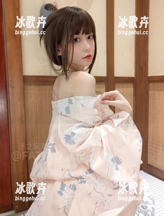 发条少女yoki的海边作品，听说海浪也在评头论足呢