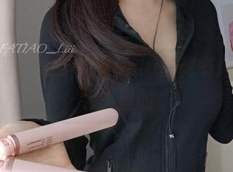 新鲜资源：发条少女yoki的秘书风，你不会失望的