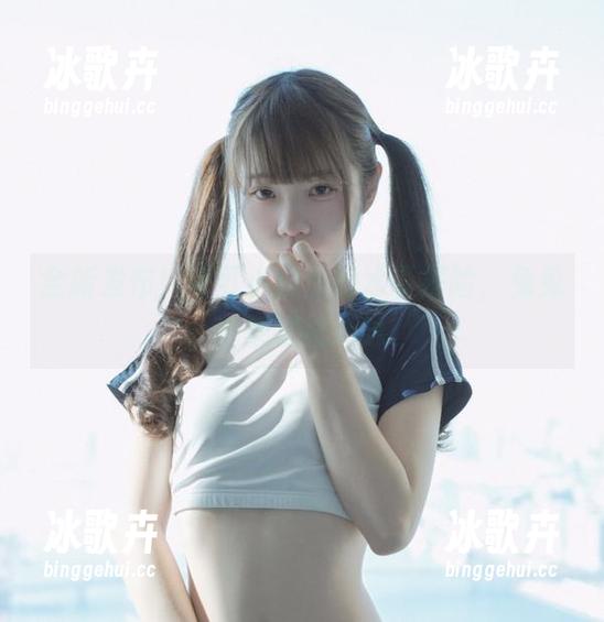 全新发布！可可小白兔的水下探险，兔兔也想试试游泳
