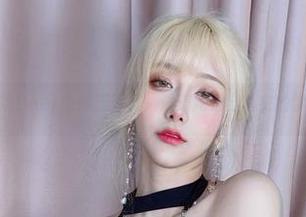 啾小妍Deer的制服写真,难道她是穿越来的学生?