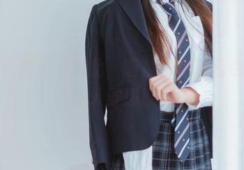 全套写真不只如此，喵糖映画的蓝色幻想让人浮想联翩