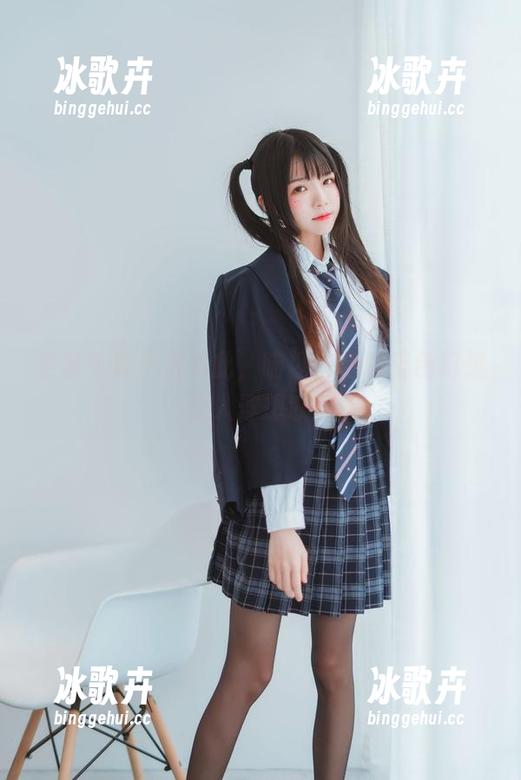 全套写真不只如此，喵糖映画的蓝色幻想让人浮想联翩