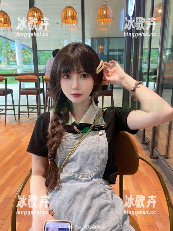 在线映像：大肉丸Amiee豹纹精选，资源多到用不完！